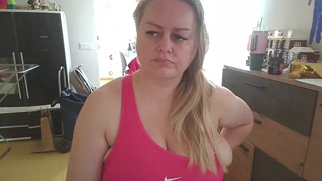 Snapshot of Meliss_Official9 chatting on 06.19.26 Meliss Official9 online show from 06.19.26
