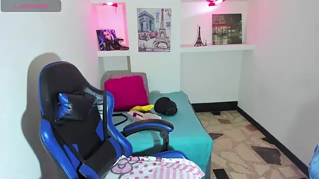 Snapshot of Catalehia_Milk chatting on 10.22.25 Catalehia Milk online show from 10.22.25