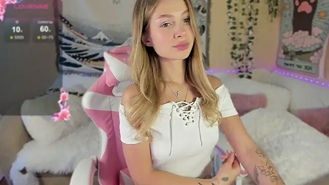 Snapshot of Liza_Mills chatting on 09.13.25 Liza Mills online show from 09.13.25