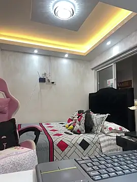 Hot beauty   online show from 05.27.26