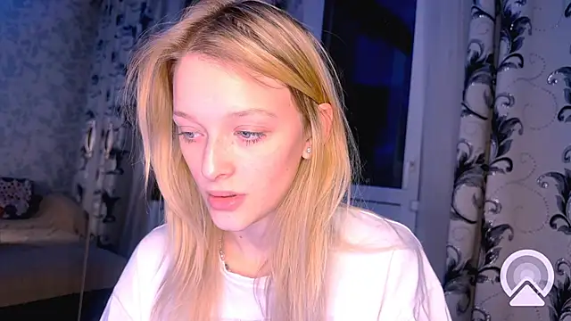 Evvie Summn1 online show from 03.02.25