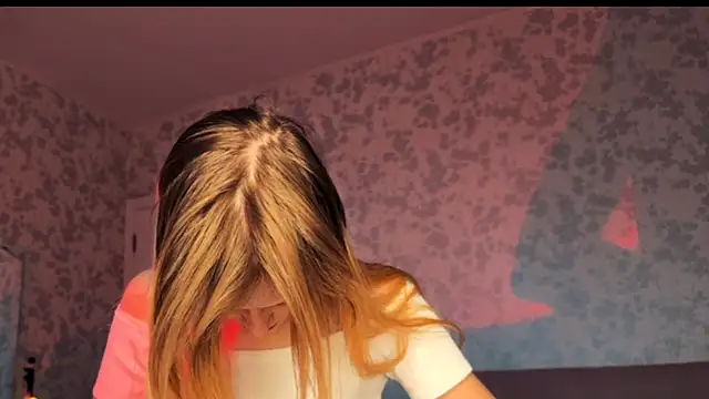 Evvie Summn1 online show from 12.02.25