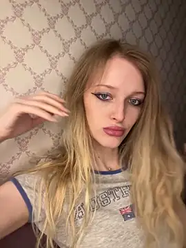 Evvie Summn1 online show from 04.03.26