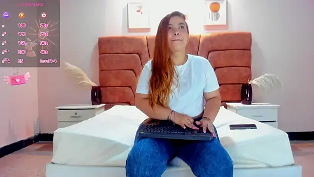 MAHIASMITH13 online show from 01.03.25