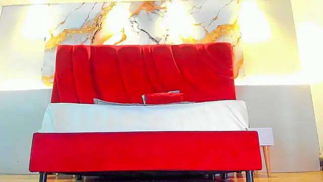 MAISE HILL1 online show from 10.04.25