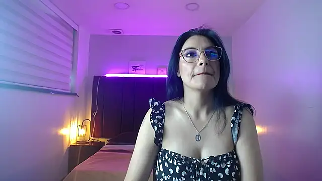 Zuzana21 online show from 12.21.24