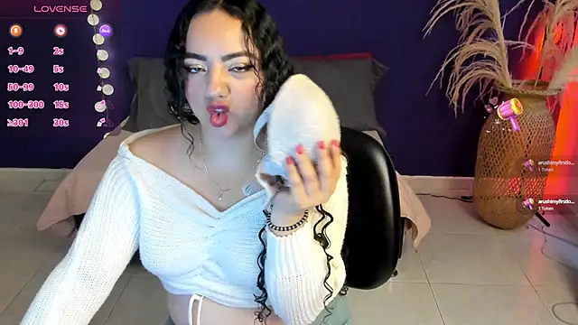 Snapshot of Ambeer_Cute chatting on 02.27.25 Ambeer Cute online show from 02.27.25