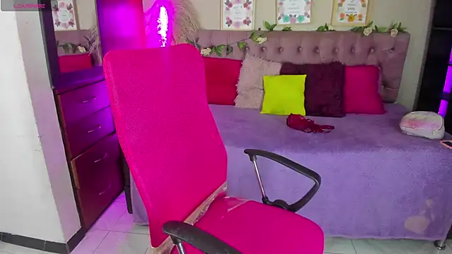 Lia Keen online show from 10.29.25