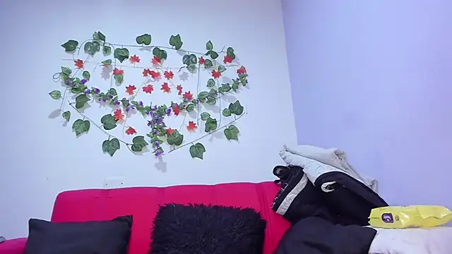 nicollee18 online show from 02.25.25