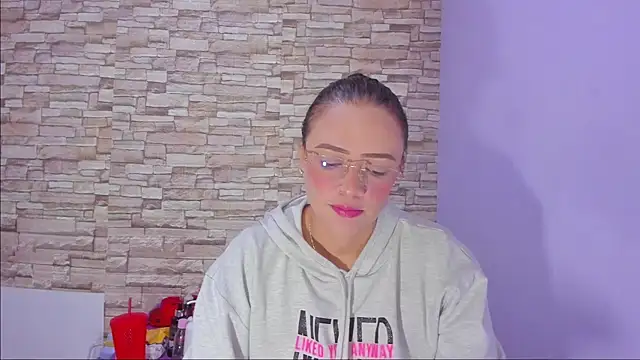 nicollee18 online show from 10.02.25