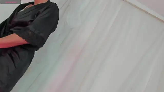 Itsme Daniela online show from 11.17.25