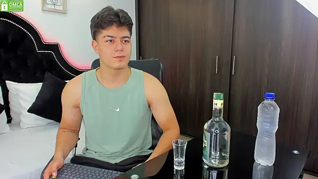 MaxxiCruz online show from 02.07.25