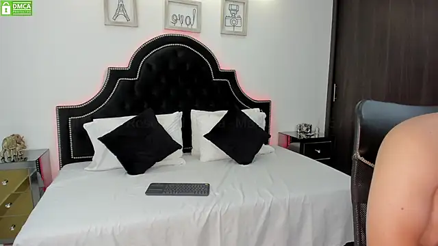 MaxxiCruz online show from 02.17.25