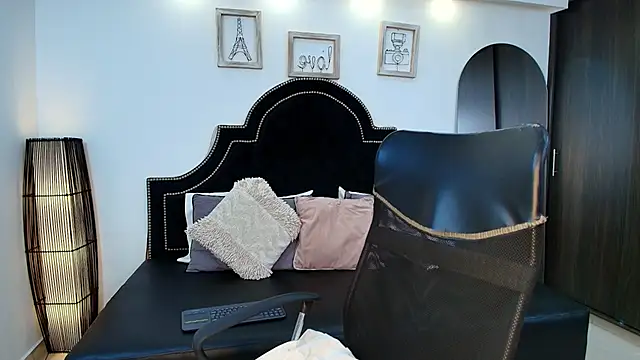 MaxxiCruz online show from 09.25.25