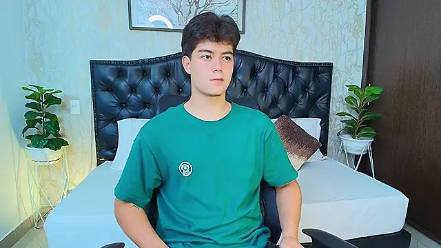 MaxxiCruz online show from 10.05.25