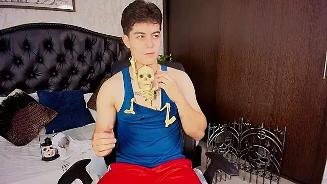 MaxxiCruz online show from 10.18.25