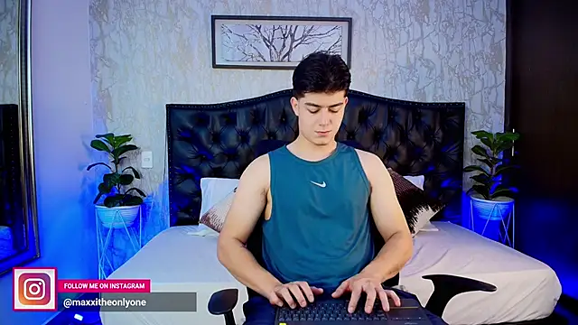 MaxxiCruz online show from 10.28.25