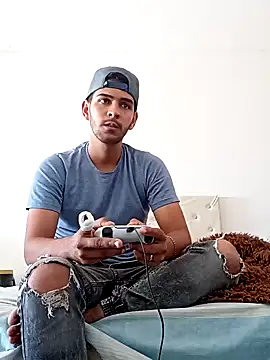 Melwil  online show from 01.08.25