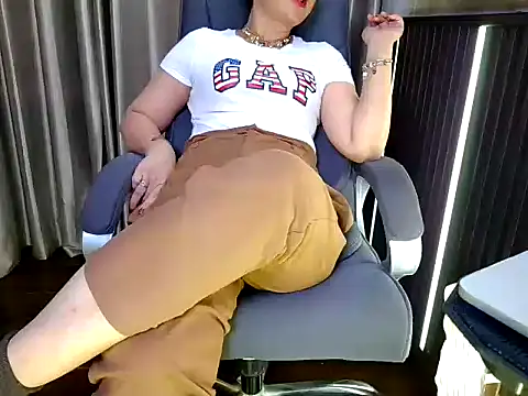 fabdemira online show from 11.21.25