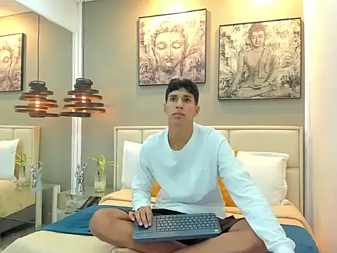 kieran derek online show from 10.29.25