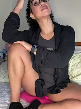 Snapshot of soli-lov chatting on 01.20.25 soli-lov online show from 01.20.25