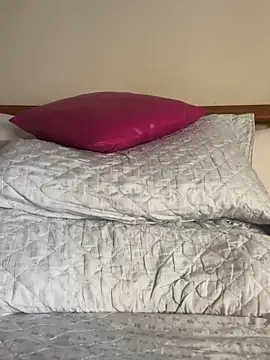 Snapshot of soli-lov chatting on 02.17.25 soli-lov online show from 02.17.25