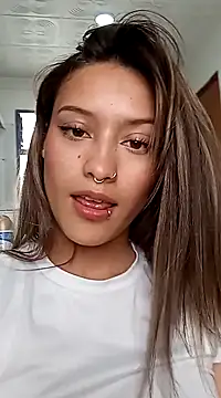 Gabby and Alice online show from 01.02.25