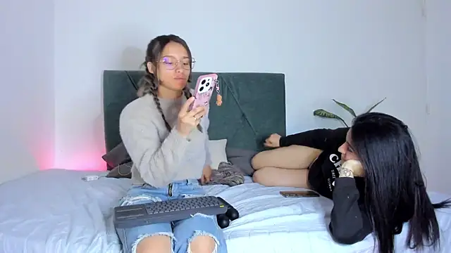 Gabby and Alice online show from 02.06.25