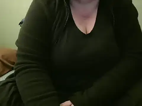 Snapshot of MarthaBriest chatting on 12.17.24 MarthaBriest online show from 12.17.24