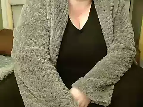 Snapshot of MarthaBriest chatting on 01.06.25 MarthaBriest online show from 01.06.25