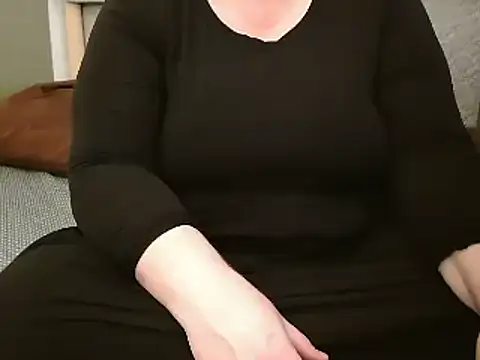 Snapshot of MarthaBriest chatting on 01.10.25 MarthaBriest online show from 01.10.25