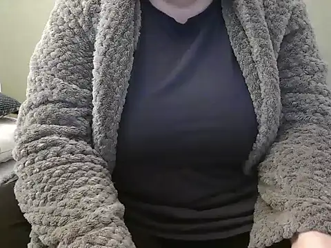 Snapshot of MarthaBriest chatting on 01.19.25 MarthaBriest online show from 01.19.25