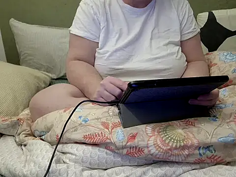 MarthaBriest online show from 12.22.25