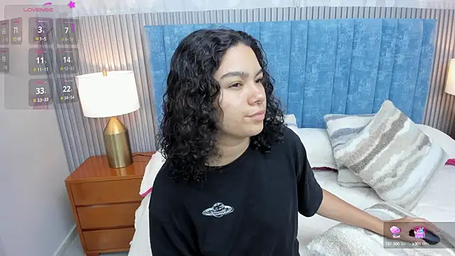 pretty sunlight  online show from 10.04.25