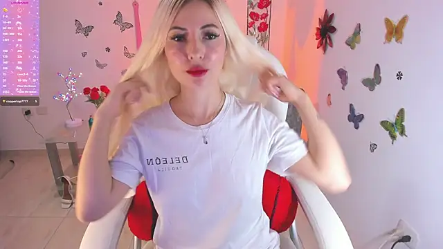 Snapshot of melody_starr chatting on 01.05.25 melody starr online show from 01.05.25