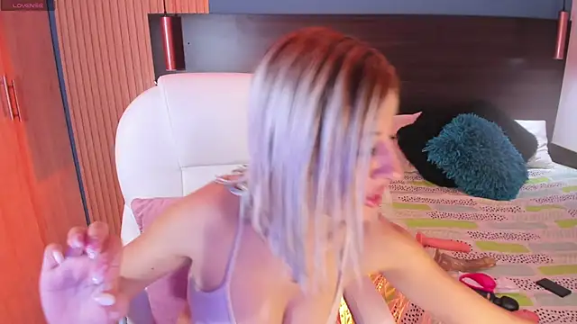 Snapshot of melody_starr chatting on 02.26.25 melody starr online show from 02.26.25