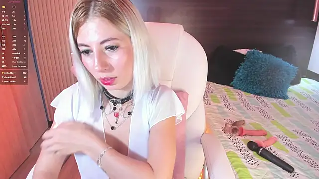 Snapshot of melody_starr chatting on 03.04.25 melody starr online show from 03.04.25