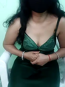 Snapshot of Deepa_09 chatting on 11.11.25 Deepa 09 online show from 11.11.25