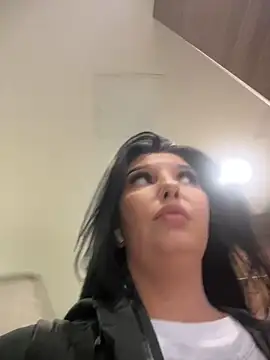 Snapshot of Tisha_Busty chatting on 09.24.25 Tisha Busty online show from 09.24.25