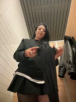 Snapshot of Tisha_Busty chatting on 09.28.25 Tisha Busty online show from 09.28.25