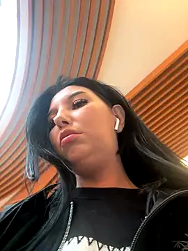 Snapshot of Tisha_Busty chatting on 10.28.25 Tisha Busty online show from 10.28.25