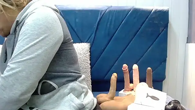 Snapshot of NathaliaSmith3x chatting on 10.04.25 NathaliaSmith3x online show from 10.04.25