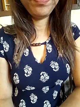 Snapshot of MIss-Naina chatting on 03.20.25 MIss-Naina online show from 03.20.25