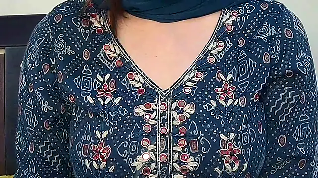 Snapshot of MIss-Naina chatting on 10.07.25 MIss-Naina online show from 10.07.25