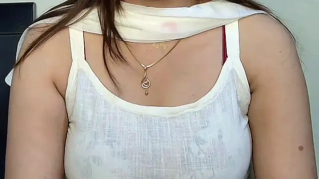 Snapshot of MIss-Naina chatting on 10.16.25 MIss-Naina online show from 10.16.25