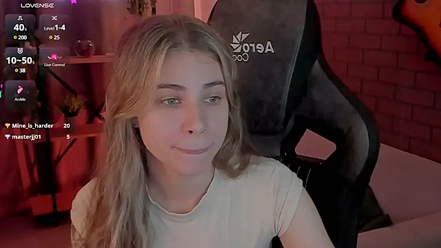 EllieCutes online show from 12.22.24