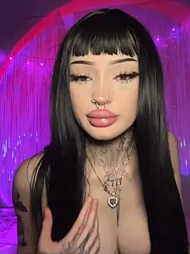 madelinexx online show from 11.28.25