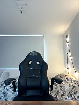 Elizabeth Dupont online show from 11.25.25