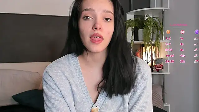 Snapshot of WildaBendell chatting on 01.21.25 WildaBendell online show from 01.21.25