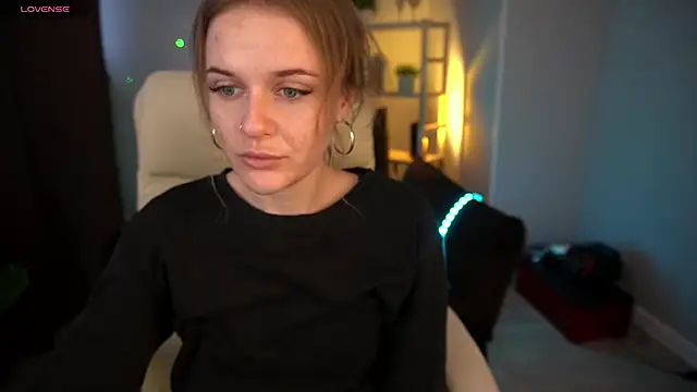 MaribelRiverr  online show from 12.13.24